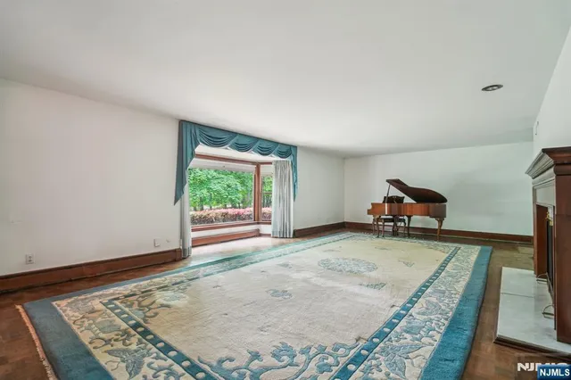 $2,149,000 | 75 Woodcliff Lake Road, Saddle River, NJ 07458