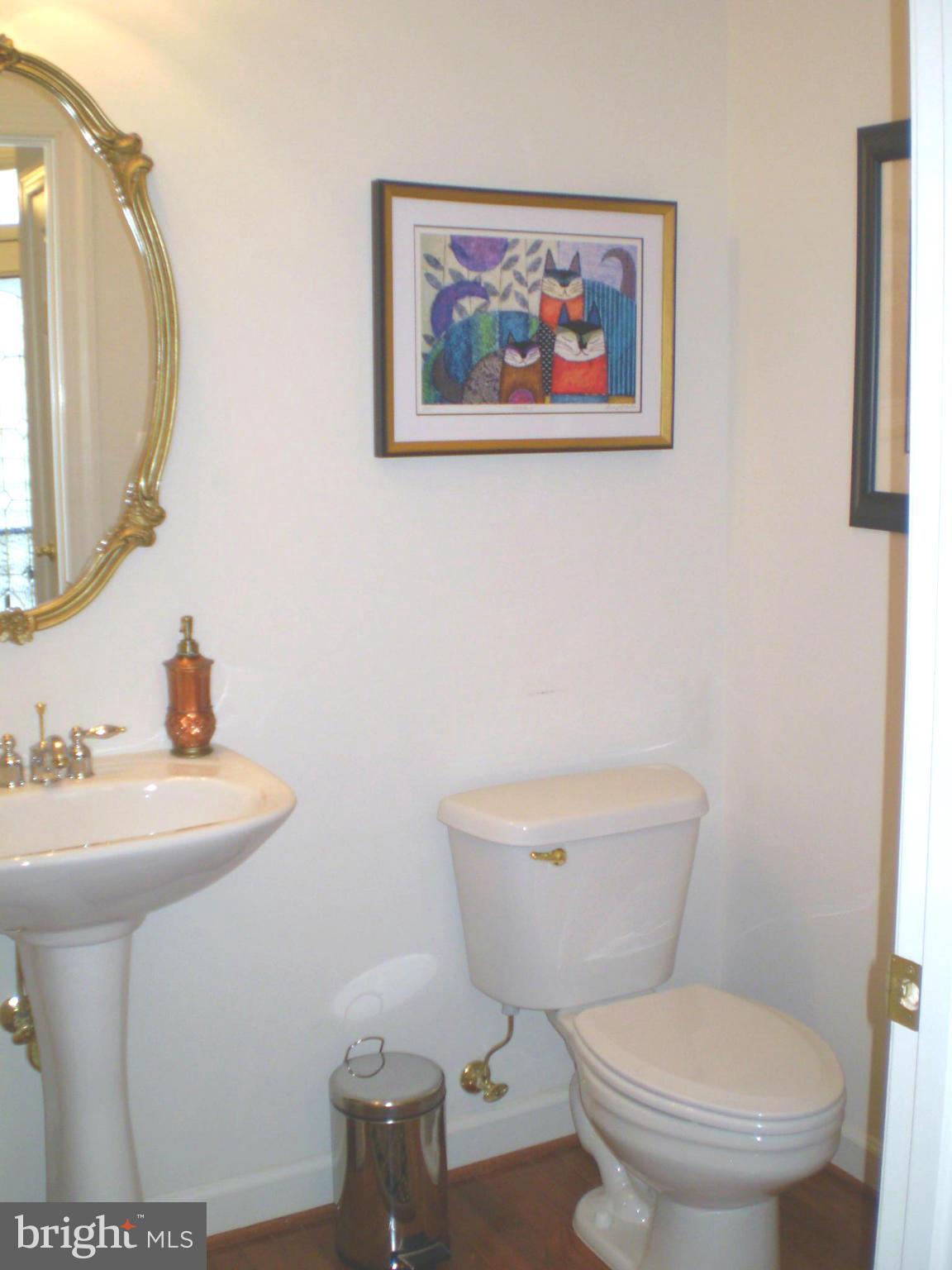 4318 Pearlberry Road Baltimore, MD 21208 - Photo 22 of 30 Powder Room