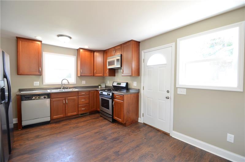 9 Community Springs Court Rochester, PA 15074 - Photo 7 of 23 Gallery Image 7