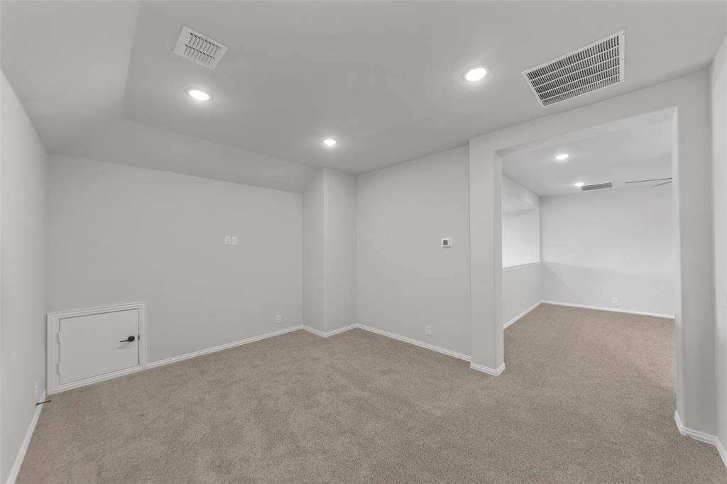 3405 Heathrow Road Mesquite, TX 75181 - Photo 18 of 30 an empty room with an entryway