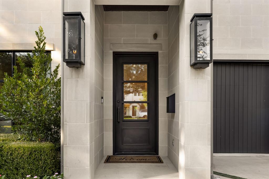 4635 West Amherst Avenue Dallas, TX 75209 - Photo 2 of 36