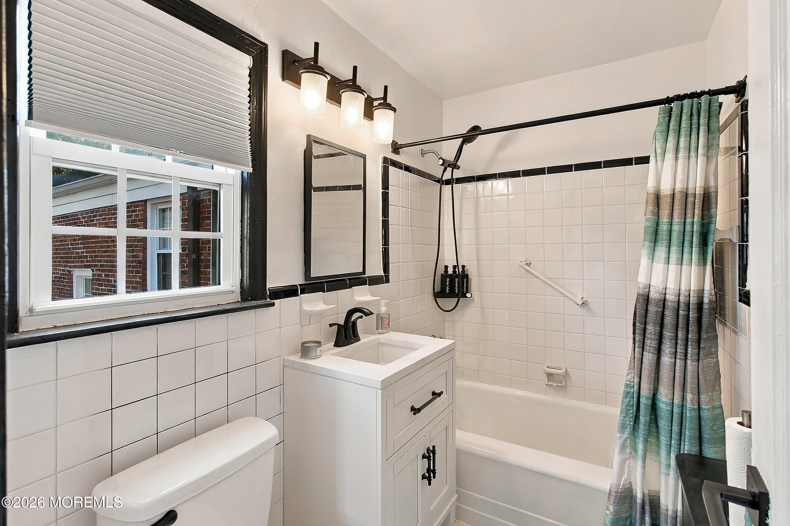 22 Pinckney Road, Unit D Red Bank, NJ 07701 - Photo 15 of 20 Bathroom