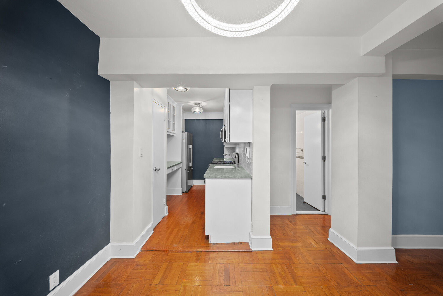 315 East 69th Street, Unit 4L Manhattan, NY 10021 - Photo 16 of 17