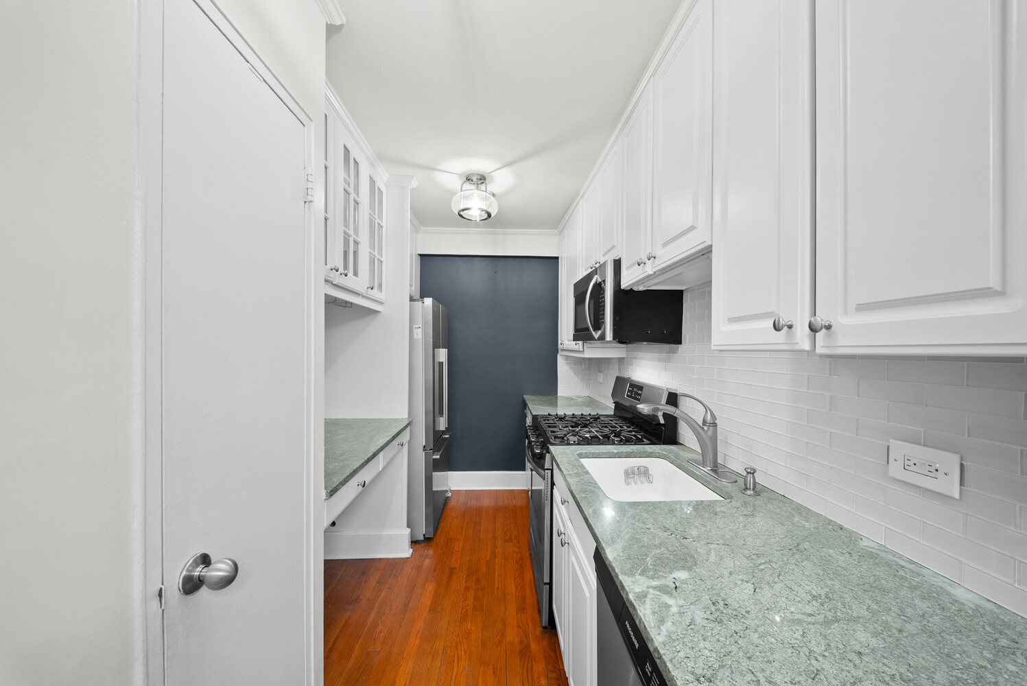 315 East 69th Street, Unit 4L Manhattan, NY 10021 - Photo 9 of 17