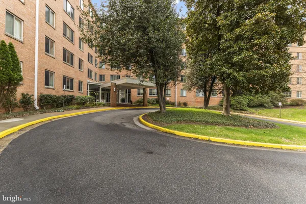 $311,000 | 3000 Spout Run Parkway, Unit D512, Arlington, VA 22201