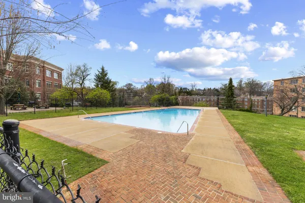 $311,000 | 3000 Spout Run Parkway, Unit D512, Arlington, VA 22201