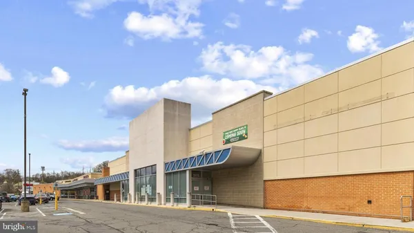 $311,000 | 3000 Spout Run Parkway, Unit D512, Arlington, VA 22201