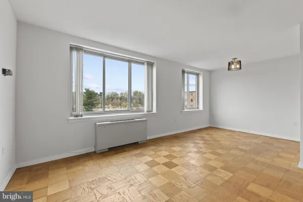 $311,000 | 3000 Spout Run Parkway, Unit D512, Arlington, VA 22201