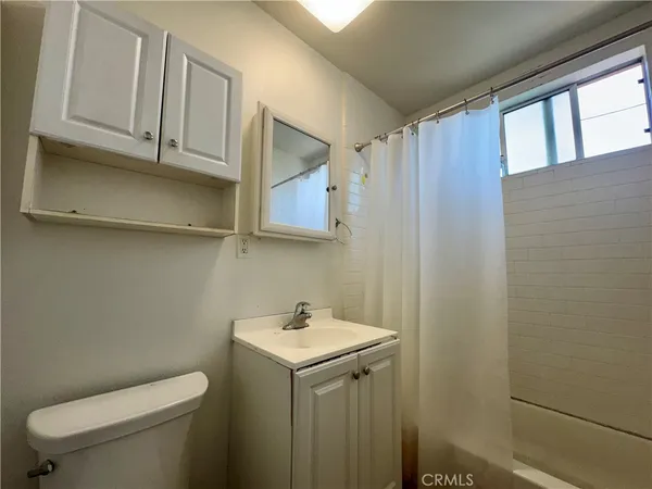 $2,195 | 540 North Madison Avenue, Unit 4, Los Angeles, CA 90004