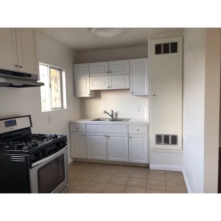 $2,195 | 540 North Madison Avenue, Unit 4, Los Angeles, CA 90004