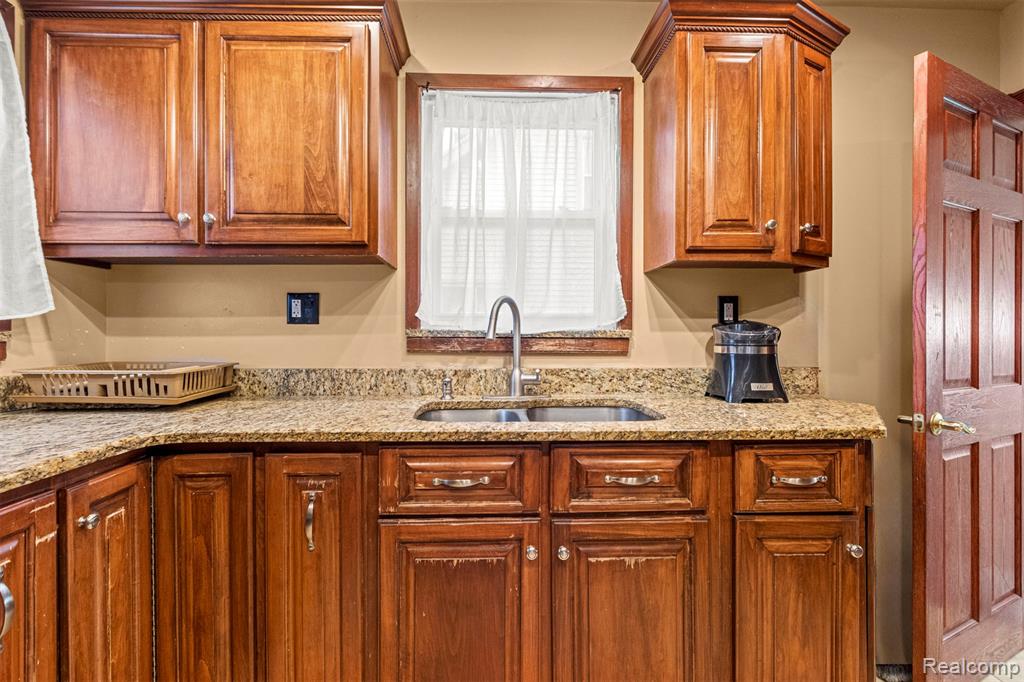 4836 Firestone Street Dearborn, MI 48126 - Photo 9 of 22