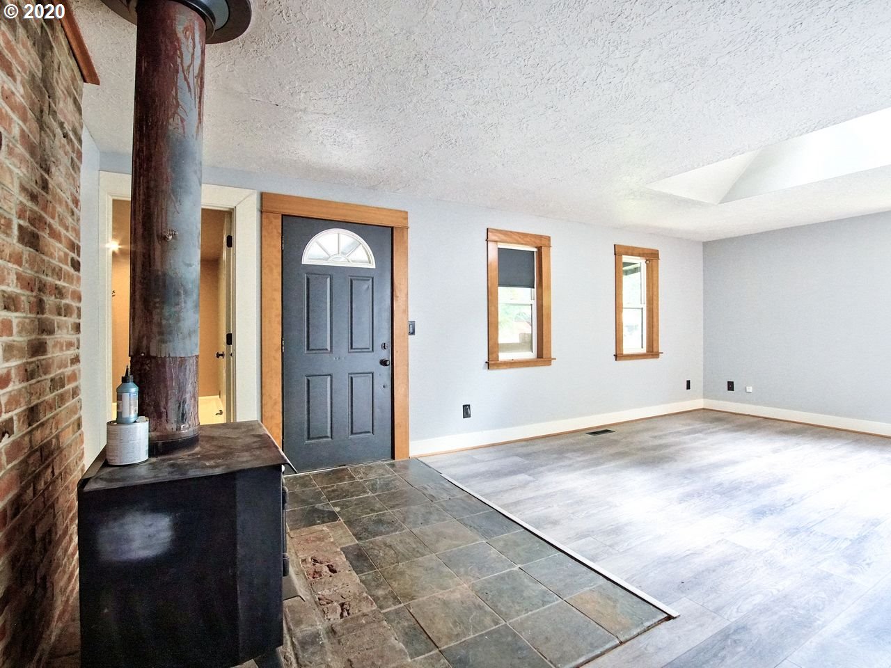 28894 Southeast Allen Road Eagle Creek, OR 97022 - Photo 3 of 32 Gallery Image 3