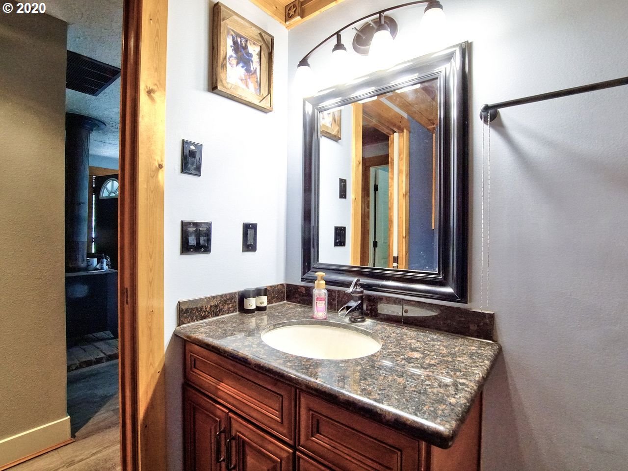 28894 Southeast Allen Road Eagle Creek, OR 97022 - Photo 23 of 32 Gallery Image 23
