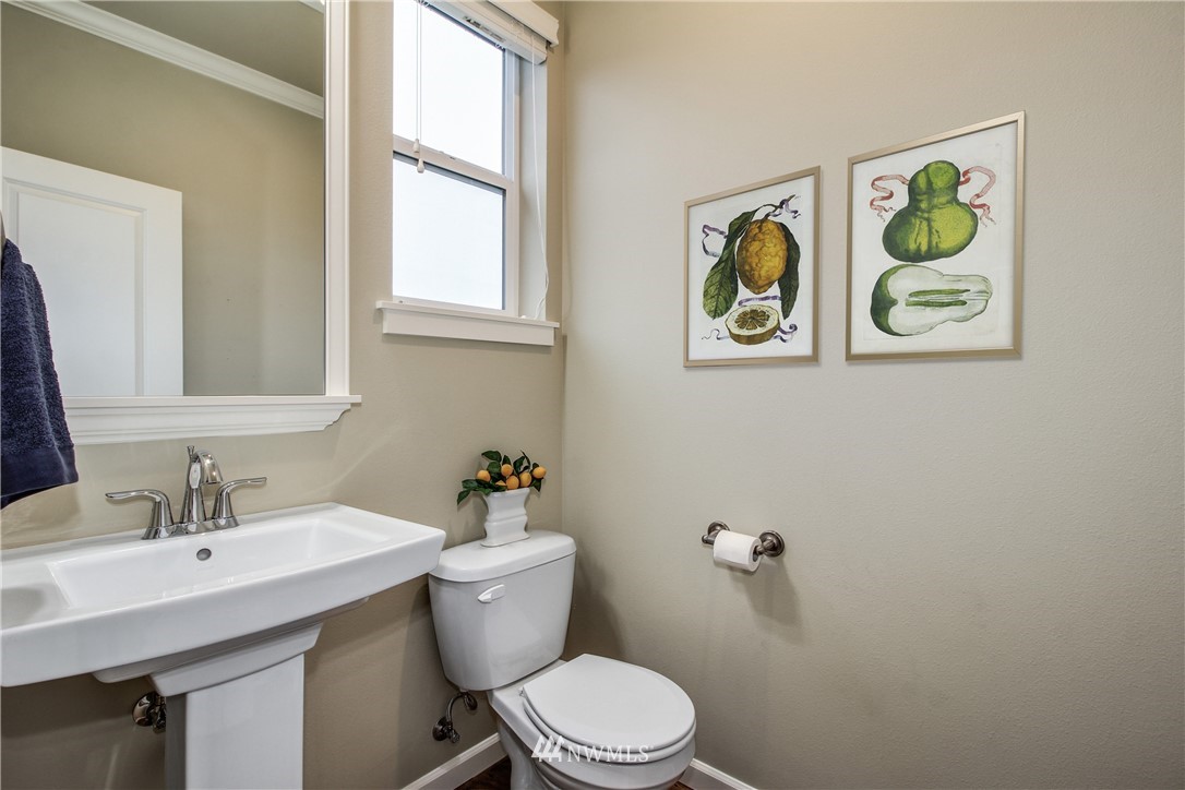 517 Lyons Place Northeast Renton, WA 98059 - Photo 11 of 30 Gallery Image 11