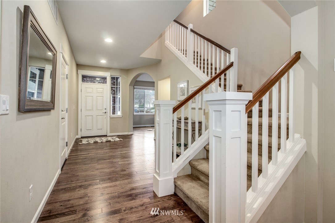 517 Lyons Place Northeast Renton, WA 98059 - Photo 12 of 30 Gallery Image 12