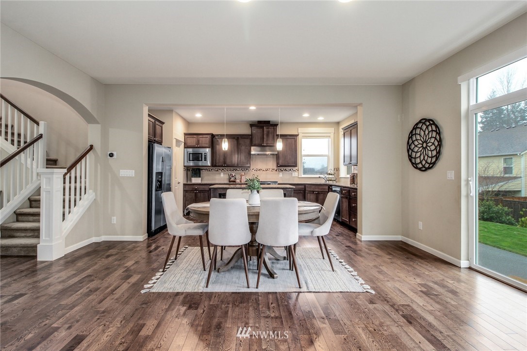 517 Lyons Place Northeast Renton, WA 98059 - Photo 5 of 30 Gallery Image 5