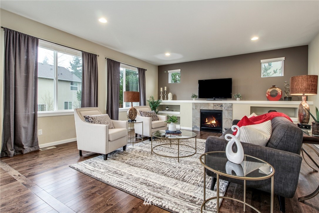 517 Lyons Place Northeast Renton, WA 98059 - Photo 8 of 30 Gallery Image 8