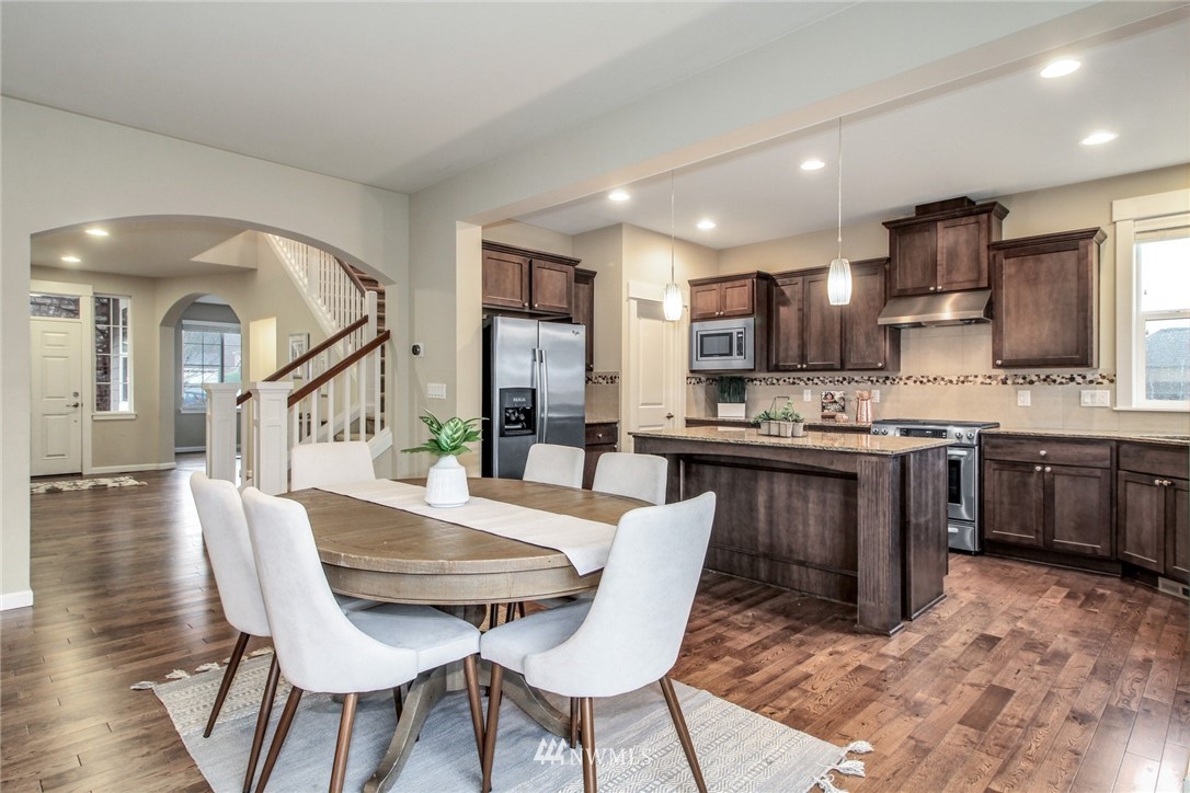 517 Lyons Place Northeast Renton, WA 98059 - Photo 9 of 30 Gallery Image 9