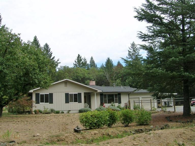 8900 North Applegate Road Grants Pass, OR 97527 - Photo 2 of 31 Additional Photo