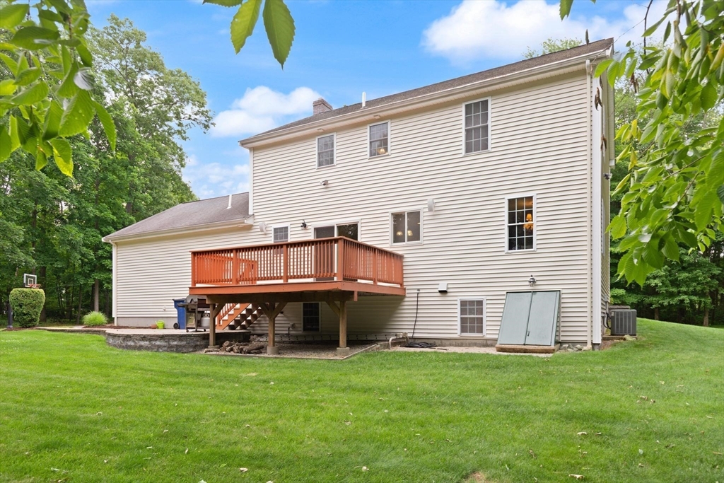 5 Winchester Road Medway, MA 02053 - Photo 37 of 42