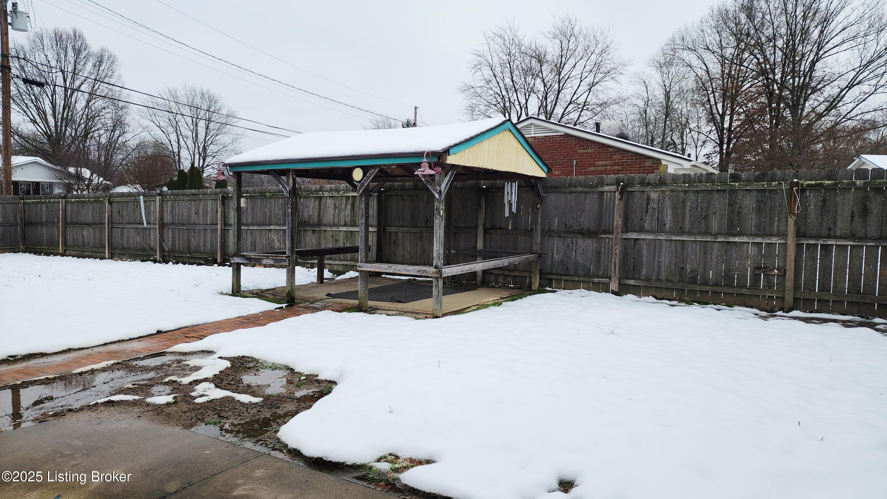 7501 Rutledge Road Louisville, KY 40258 - Photo 6 of 25 6