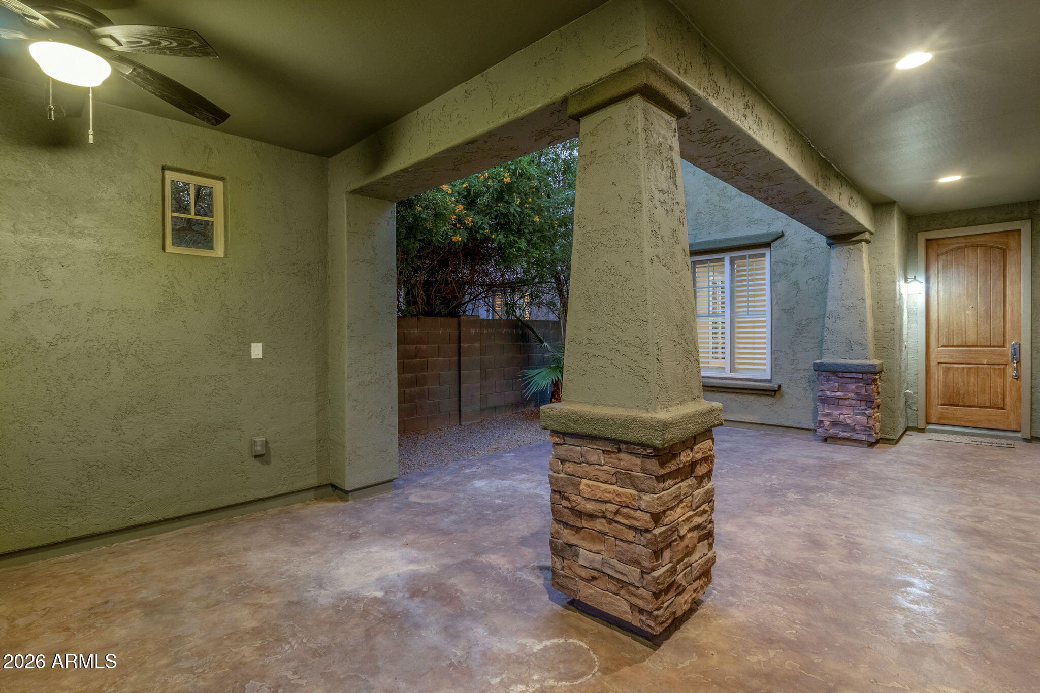 3927 East Waller Lane Phoenix, AZ 85050 - Photo 13 of 63 Front Courtyard