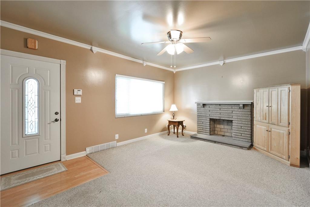 124 Clinton Street McKees Rocks, PA 15136 - Photo 3 of 24 Gallery Image 3