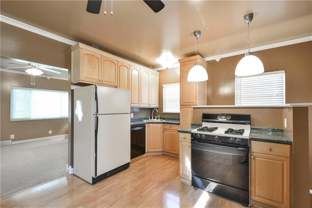 124 Clinton Street McKees Rocks, PA 15136 - Photo 5 of 24 Gallery Image 5