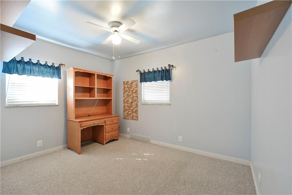 124 Clinton Street McKees Rocks, PA 15136 - Photo 8 of 24 Gallery Image 8