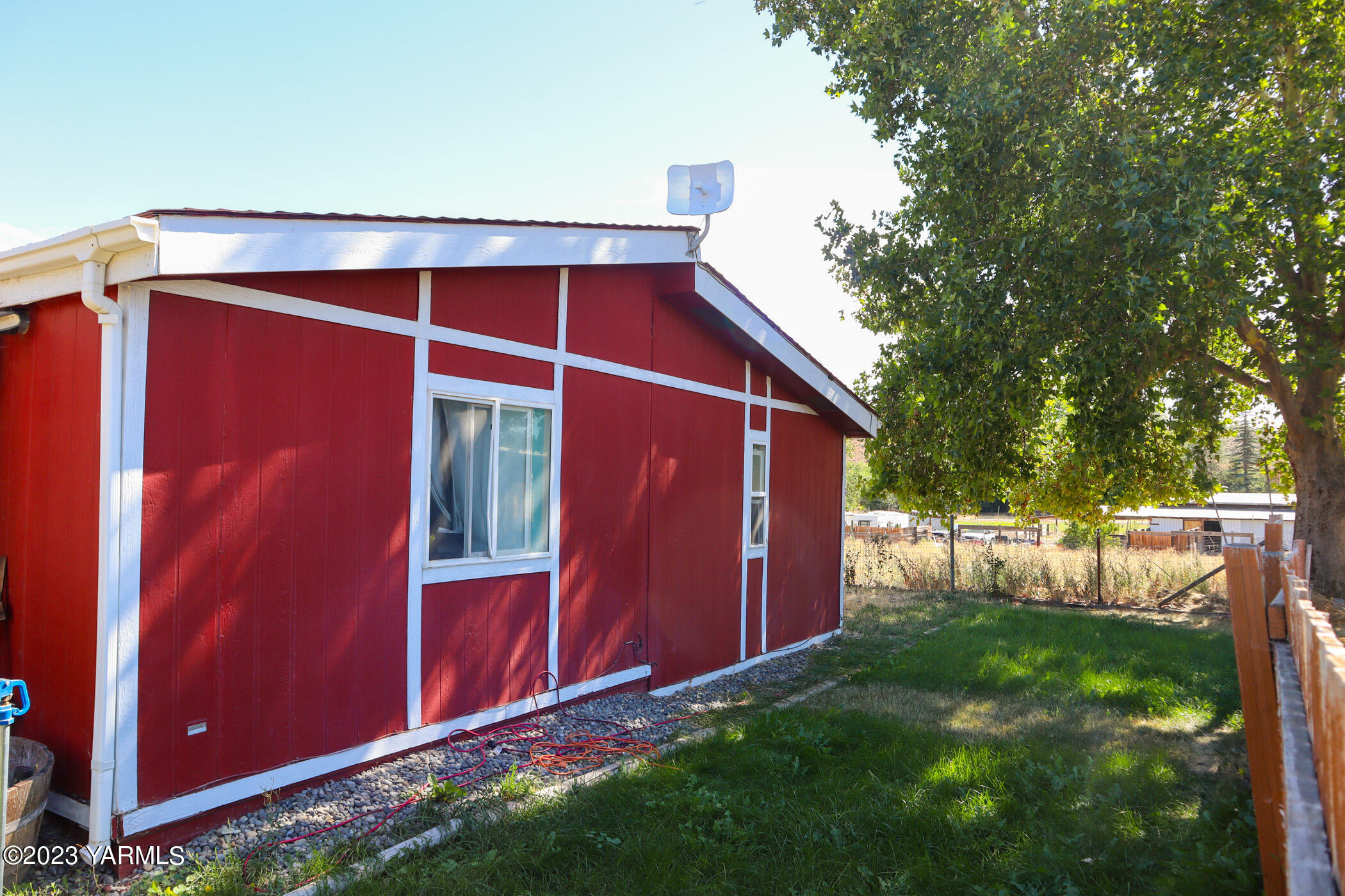 211 Cook Road Yakima, WA 98908 - Photo 12 of 23 a view of backyard with trampoline