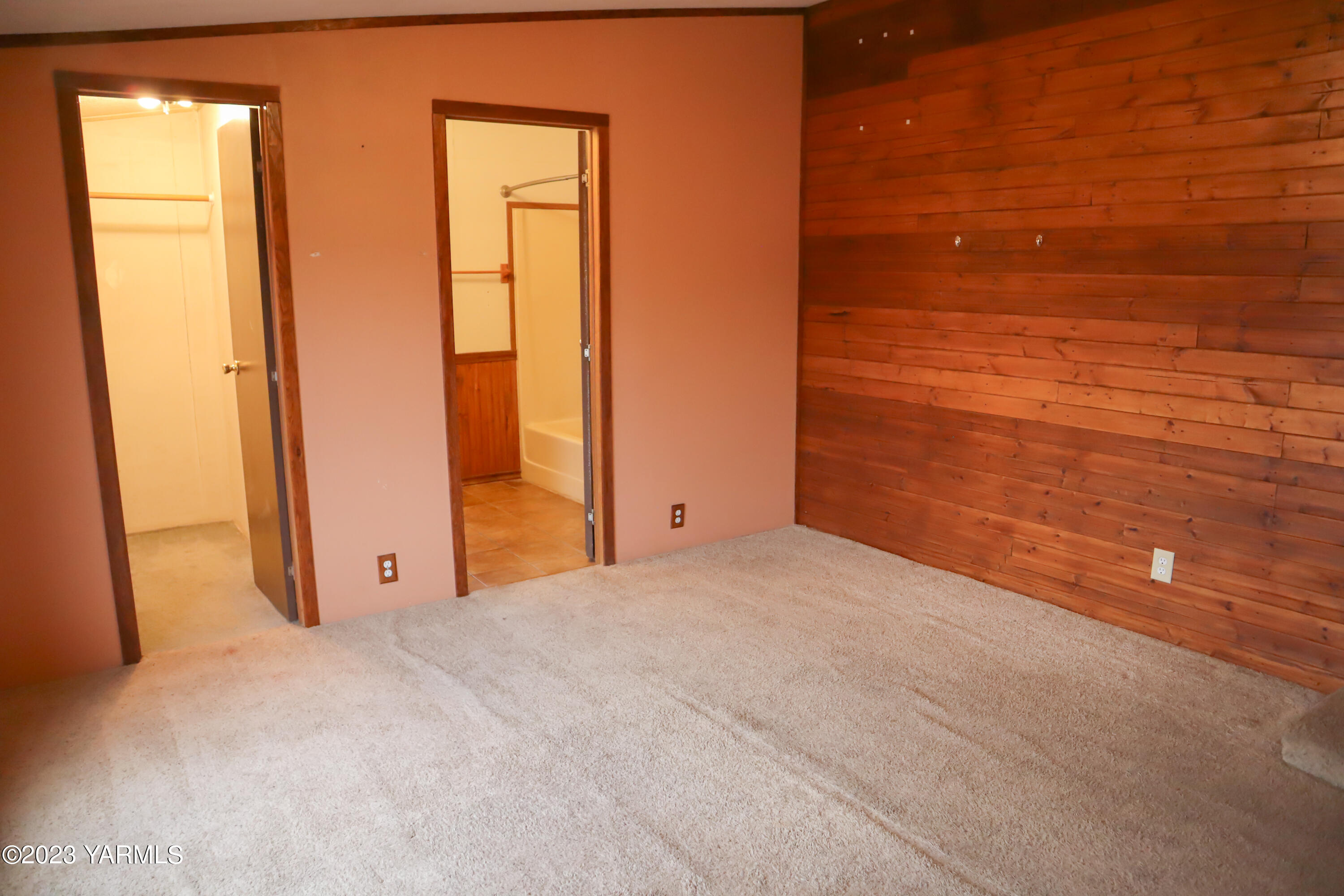 211 Cook Road Yakima, WA 98908 - Photo 10 of 23 a view of an empty room