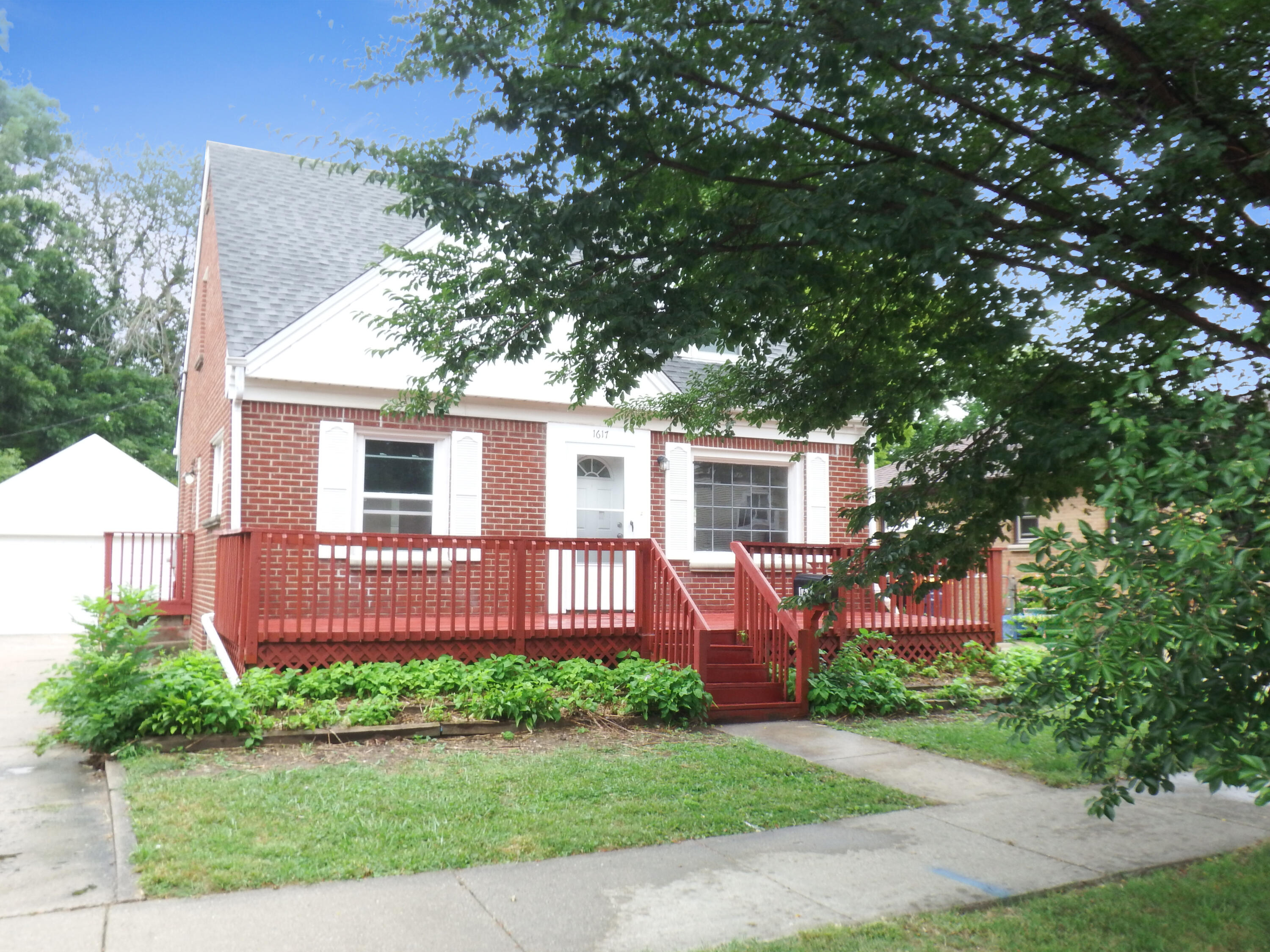 1617 South 88th Street West Allis, WI 53214 - Photo 1 of 1 front view