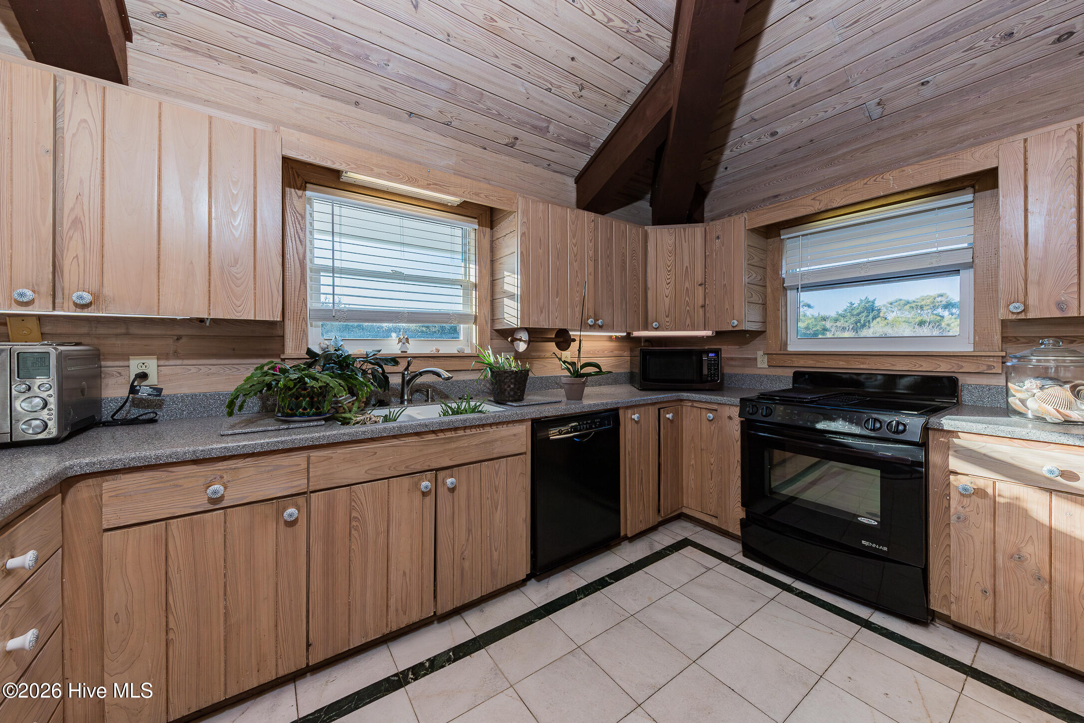 103 Salt Spray Emerald Isle, NC 28594 - Photo 14 of 99 17WESTKIT