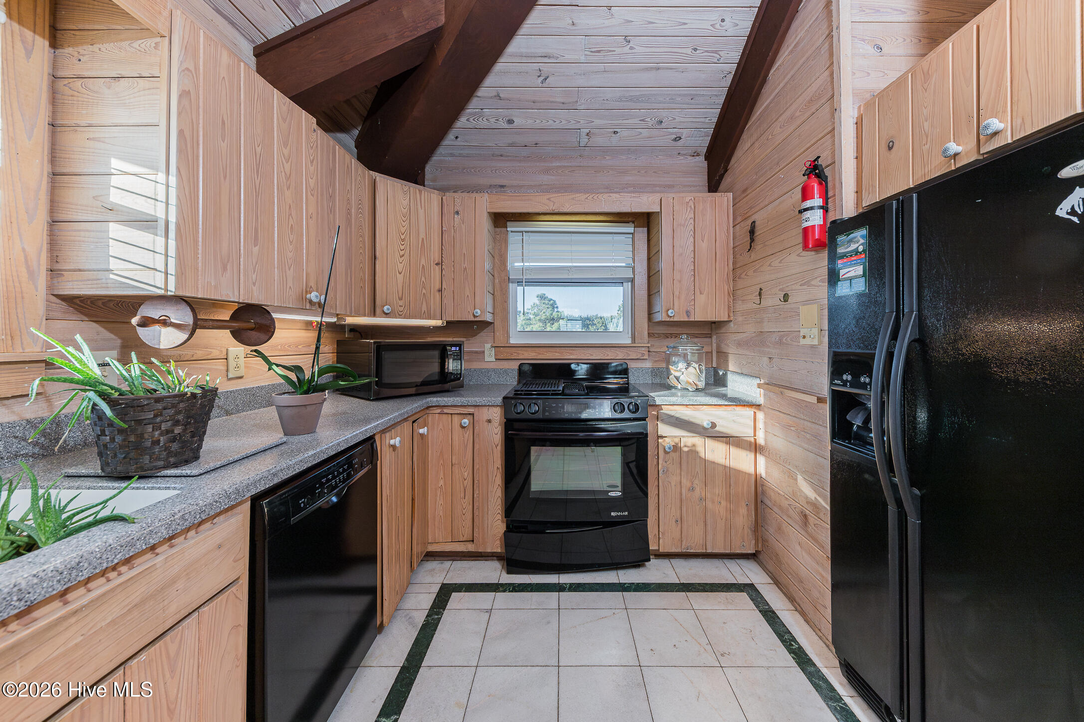 103 Salt Spray Emerald Isle, NC 28594 - Photo 15 of 99 18WETKIT