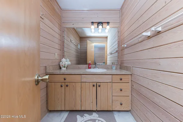 $1,499,000 | 103 Salt Spray, Emerald Isle, NC 28594