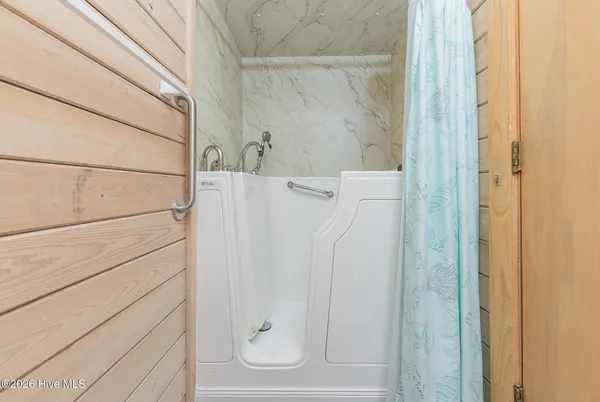 $1,499,000 | 103 Salt Spray, Emerald Isle, NC 28594