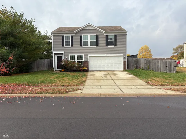 $270,000 | 4652 Willowbrook Drive, Columbus, IN 47203