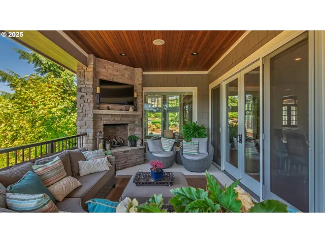 $2,260,000 | 4075 Northwest Camala Drive, Albany, OR 97321