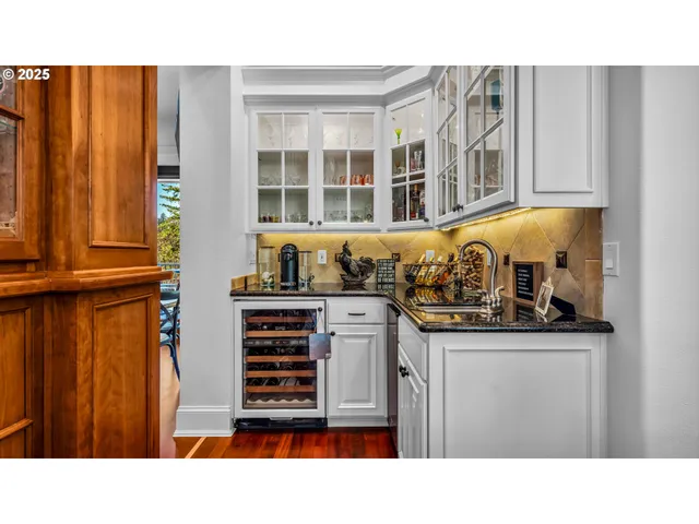 $2,260,000 | 4075 Northwest Camala Drive, Albany, OR 97321