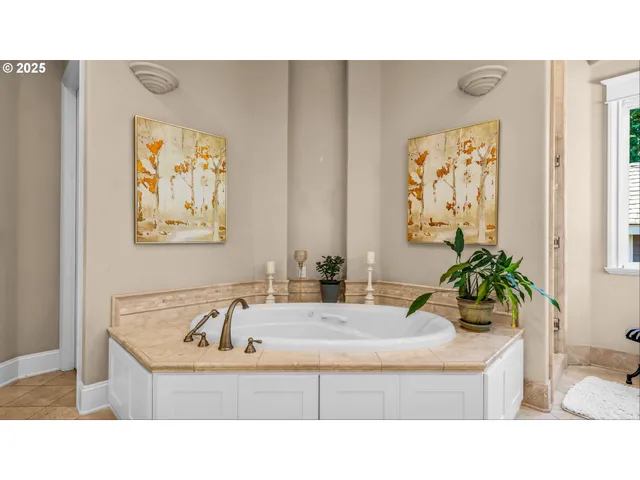 $2,260,000 | 4075 Northwest Camala Drive, Albany, OR 97321