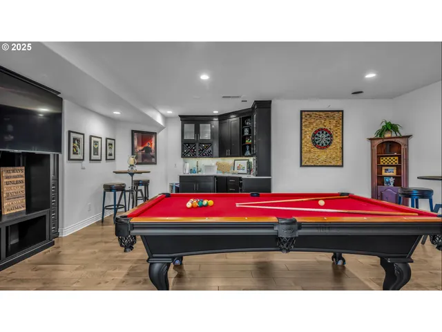 $2,260,000 | 4075 Northwest Camala Drive, Albany, OR 97321