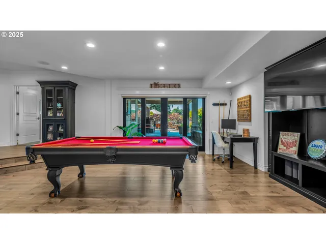 $2,260,000 | 4075 Northwest Camala Drive, Albany, OR 97321