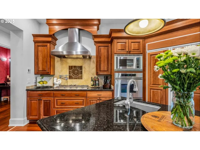 $2,260,000 | 4075 Northwest Camala Drive, Albany, OR 97321