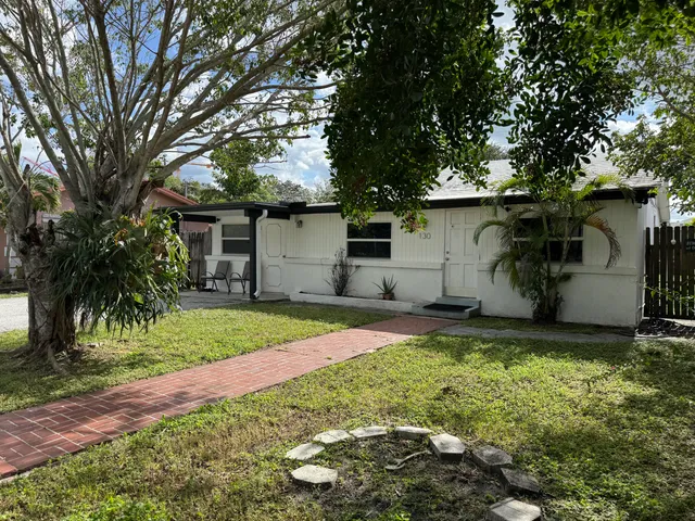 $2,350 | 130 Northeast 3rd Avenue, Boynton Beach, FL 33435