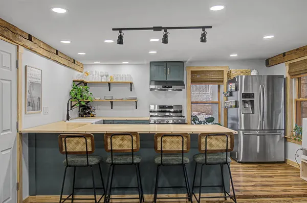 $450,000 | 86 Stowe Street, Waterbury, VT 05676