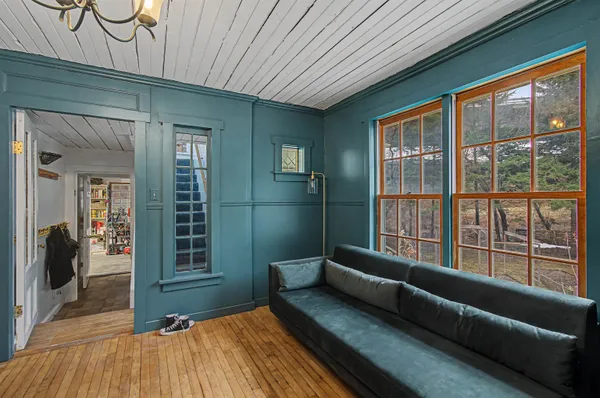 $450,000 | 86 Stowe Street, Waterbury, VT 05676
