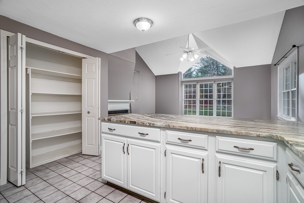 918 Ridgefield Circle, Unit D Clinton, MA 01510 - Photo 4 of 39 Gallery Image 4