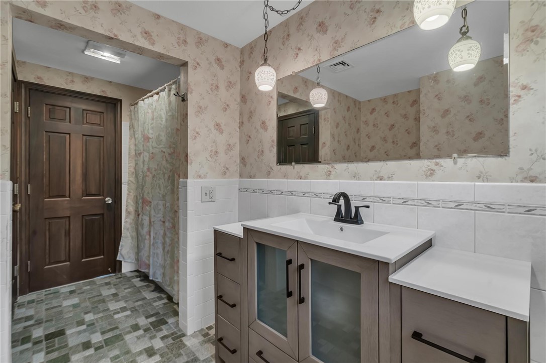 381 Woonsocket Hill Road North Smithfield, RI 02896 - Photo 21 of 46 Gallery Image 21