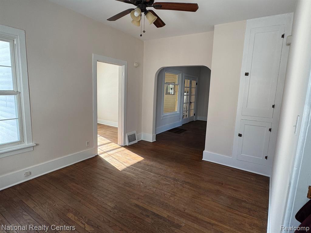 209 Detroit Street Milford, MI 48381 - Photo 8 of 15