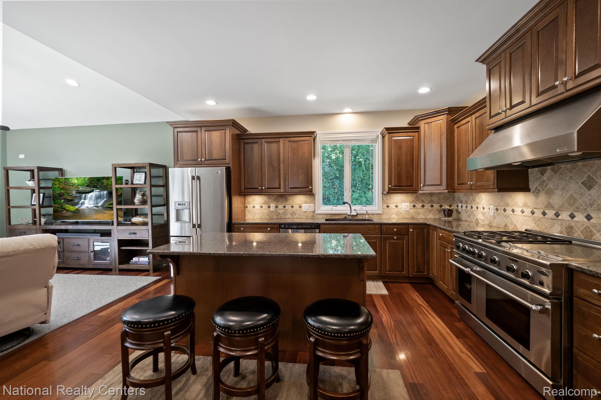 10180 Hadley Road Clarkston, MI 48348 - Photo 9 of 54 8-web-or-mls-P2577248.jpg